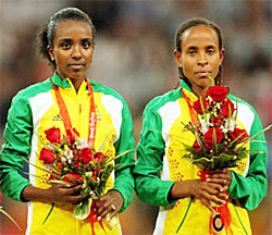 Tirunesh Dibaba (left) and Meseret Defar